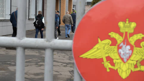 Армейские отсрочки проверят на конституционность // В КС жалуются на невозможность получить их через год после школы