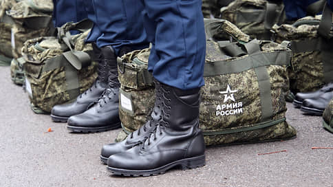 В армию вернули строителей // В возрожденных стройбатах будут служить 25 тыс. человек