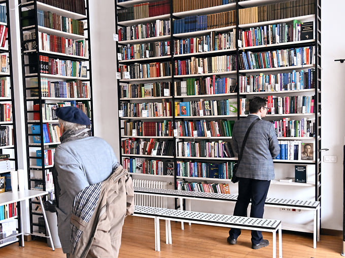 Книги припечатают