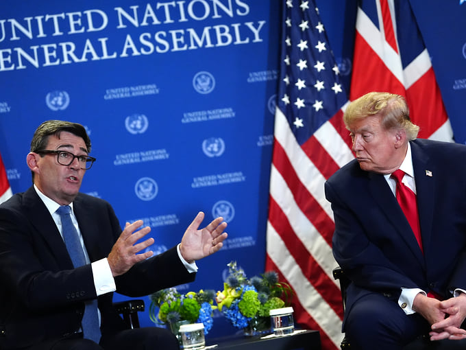 Лидеры Британии и США отложили негатив на потом