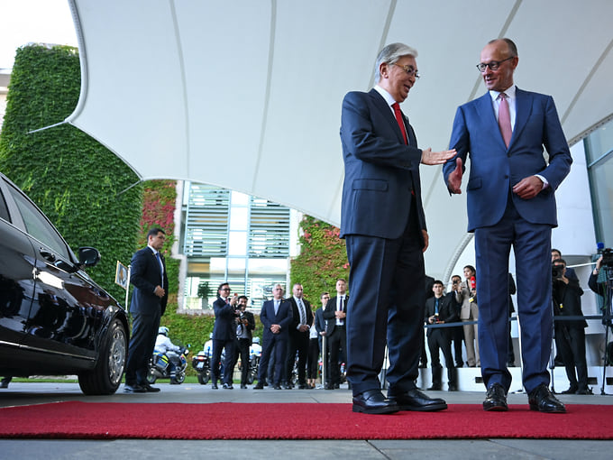 Перетягивание Казахстана