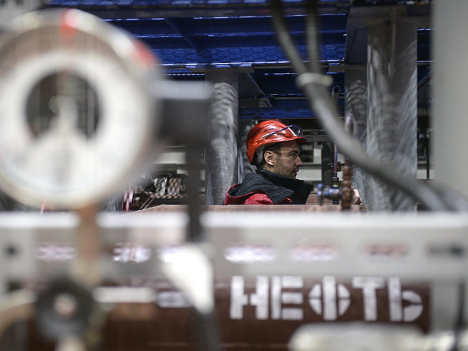 Нефть испугали войной