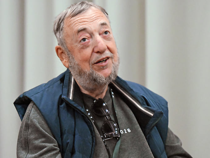 «Сложно жевать резину современности»
