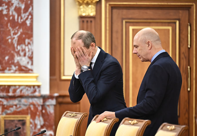 Часть полномочий уходящего из правительства вице-премьера Дмитрия Григоренко (слева) может достаться министру финансов Антону Силуанову 