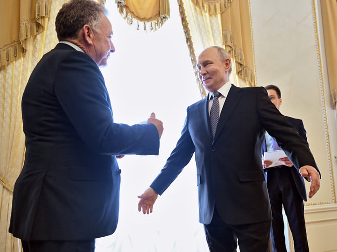 Путешествие из Петербурга в Шэньчжэнь