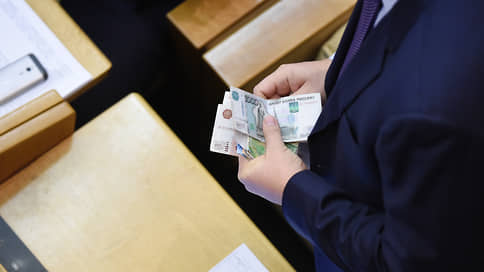 Рублем по штабам // Госдума поддержала штрафы за нарушение региональных запретов