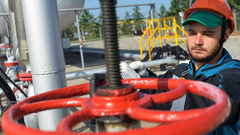 Сырье пошло в развоз // Россия увеличила экспорт нефти на 7% за девять месяцев