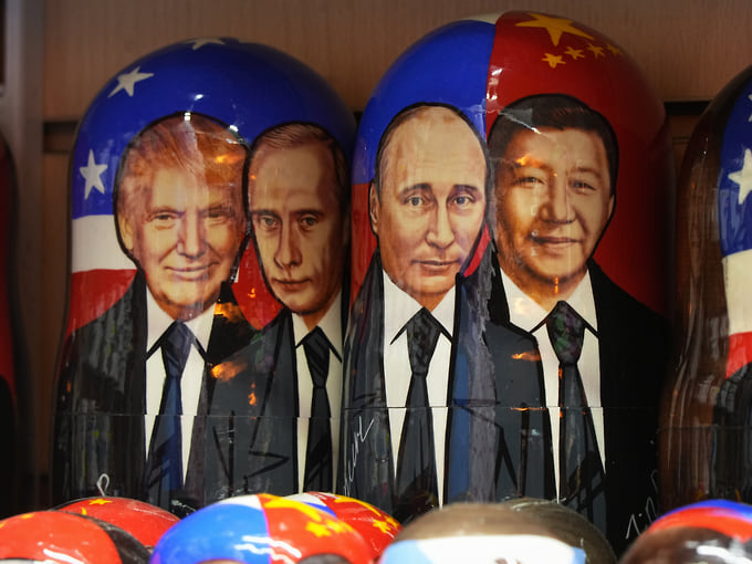 Владимир Путин не раз встречался с Дональдом Трампом и еще чаще — с Си Цзиньпином, но втроем они пока не собирались никогда