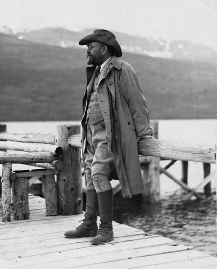 Американский финансист Луис У. Хилл в Скалистых горах, около 1910 года