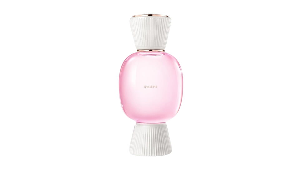 Bvlgari, парфюмерная вода Insieme. Ноты: мускус, мандарин, пачули, пион, кедр.