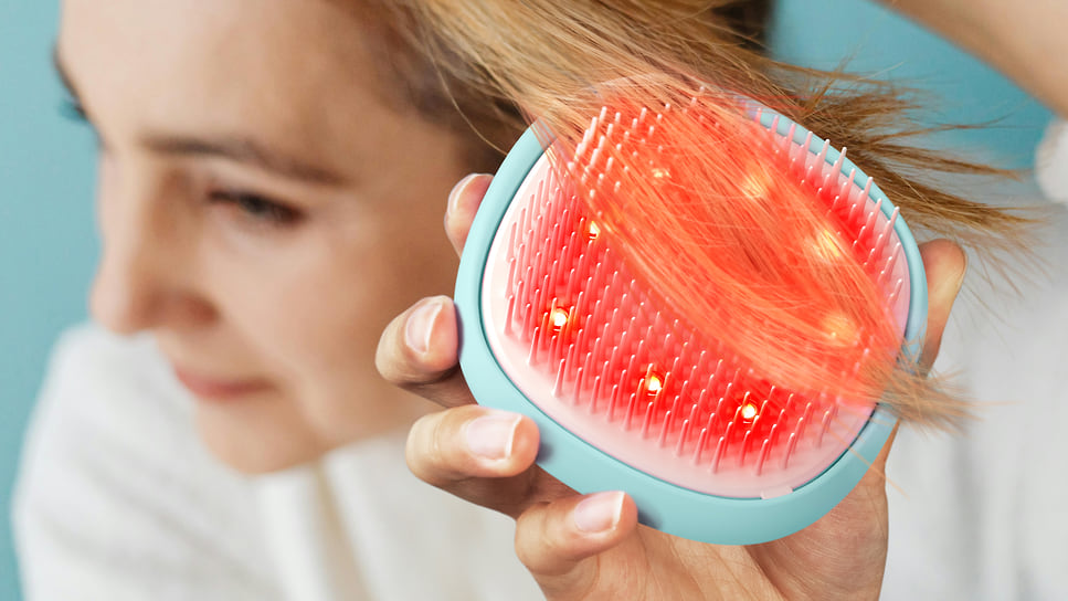 Foreo, первая щетка для волос со встроенной технологией LED-света: уменьшает ломкость и пушение, поддерживает баланс кожи головы и способствует росту более сильных и здоровых волос 