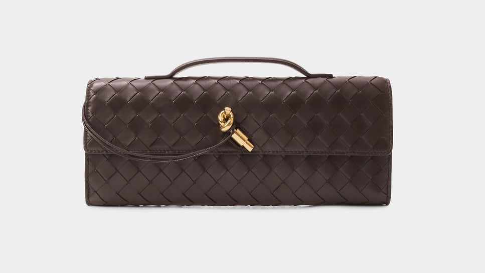 Клатч Bottega Veneta, 363 000 р., ЦУМ