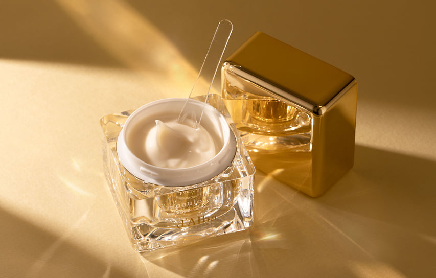 d’Alba, омолаживающий ночной крем для лица с пептидами Ampoule Balm White Truffle Anti Wrinkle Cream. В составе: витамин Е, коллаген, пептиды, церамиды
