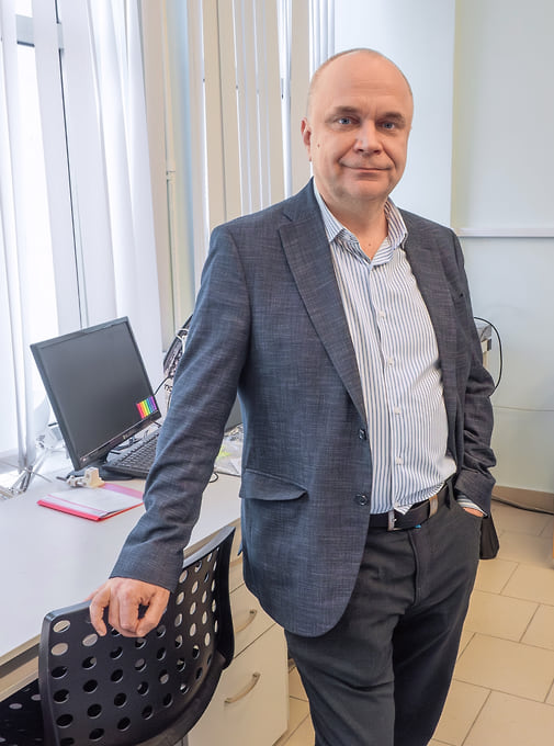 Академик Владимир Иванов: «Нет никакого сомнения, что личность учителя, педагога необычайно важна. Но важен и учебник»