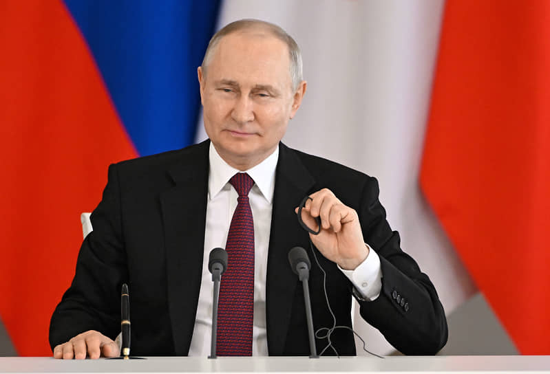 Путин разрешил некоторым организациям не составлять консолидированную отчетность
