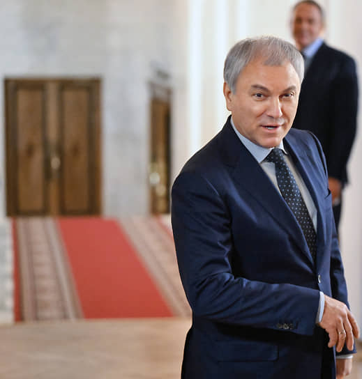 Володин запустил опрос о лимите банковских карт