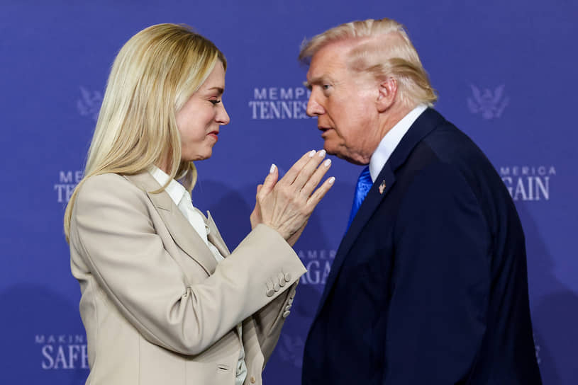 Генеральный прокурор США Пэм Бонди и президент США Дональд Трамп