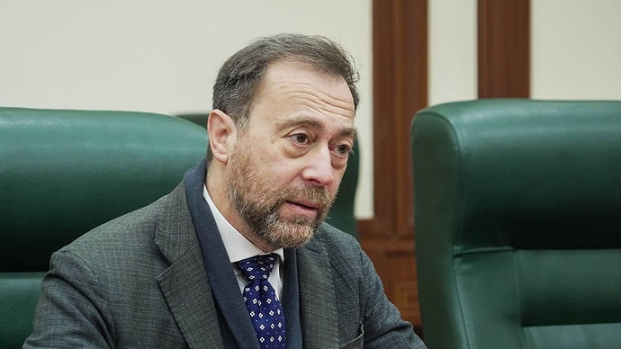 Бывшего посла Италии в Узбекистане обвинили в незаконной выдаче виз россиянам
