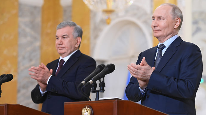 Путин и Мирзиеев по видеосвязи участвуют в церемонии начала возведения АЭС в Узбекистане