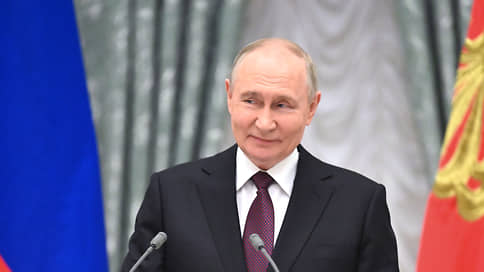 Путин поблагодарил Сокурова за воспитание молодых дарований // Путин поздравил режиссера Сокурова с юбилеем