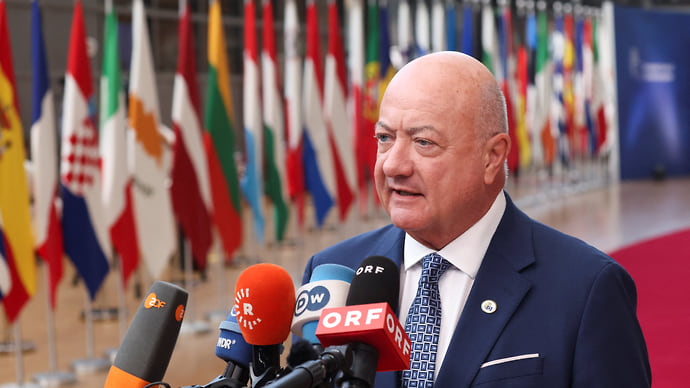 Канцлер Австрии выступил за переговоры с Россией по Украине