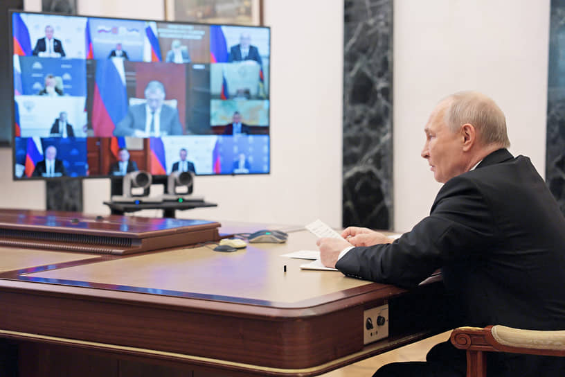 Владимир Путин на совещании с правительством