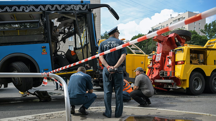 Десять человек пострадали при ДТП с автобусом в Таганском районе Москвы