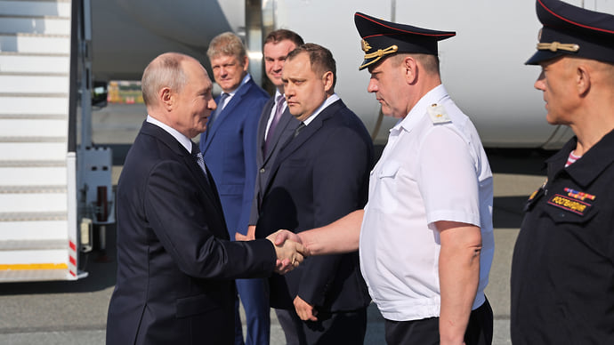 Путин прилетел в Омск
