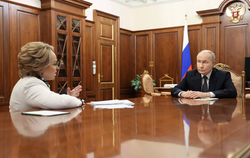 Встреча президента Владимира Путина и спикера Совфеда Валентины Матвиенко 