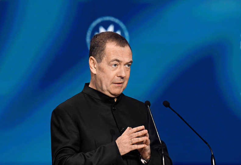 Дмитрий Медведев