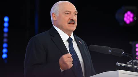 Лукашенко поручил отправить плохо работающих аграриев в армию
