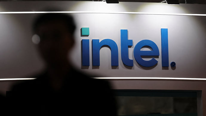 Intel продает акции на $20 млрд