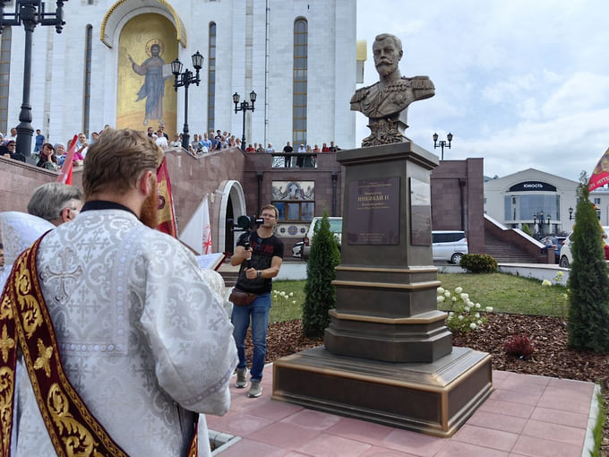 Сахалинские коммунисты предложили заменить Николая II на Сталина
