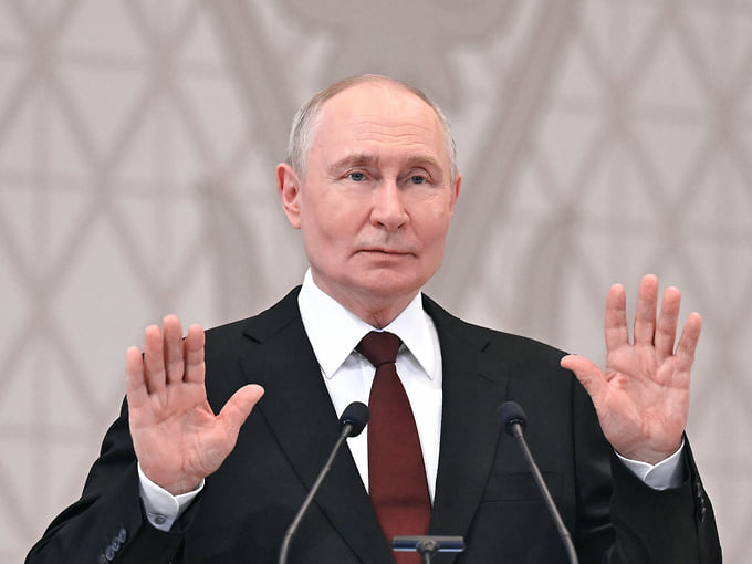 Путин прибыл в Киргизию на саммит ШОС