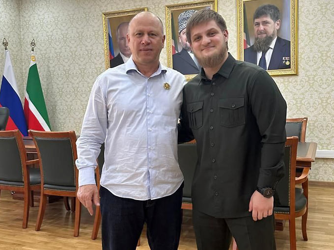 Путин наградил сына главы Чечни Ахмата Кадырова за заслуги перед Отечеством