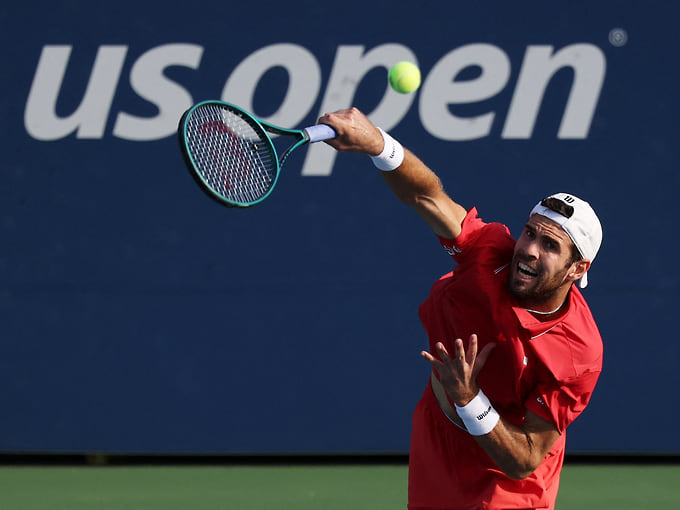 Российский теннисист Хачанов вышел в четвертый круг US Open