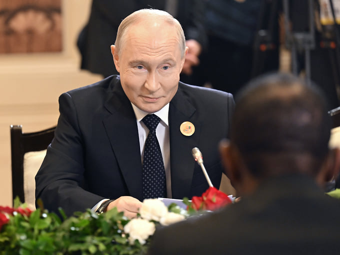 Путин заявил о независимости развития экономик стран БРИКС от давления извне
