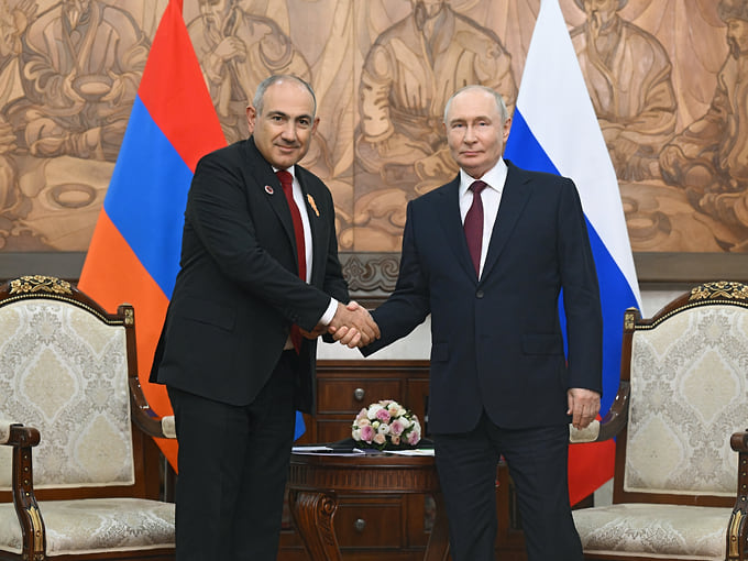 Путин поздравил Пашиняна с Днем независимости Армении