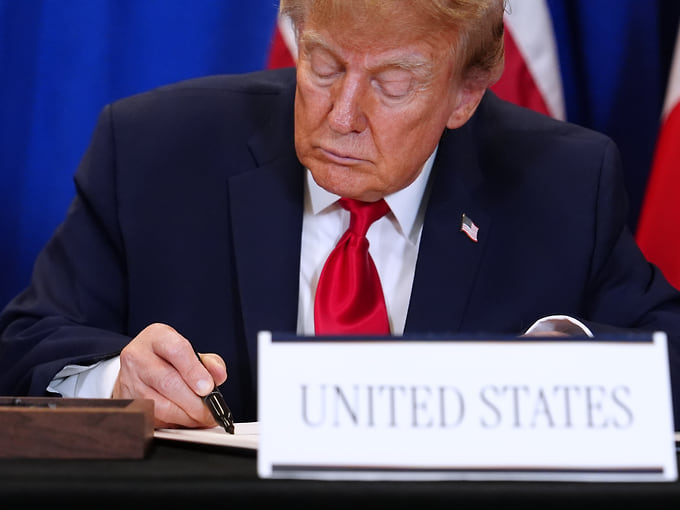 Трамп призвал Россию и Украину урегулировать конфликт до начала зимы