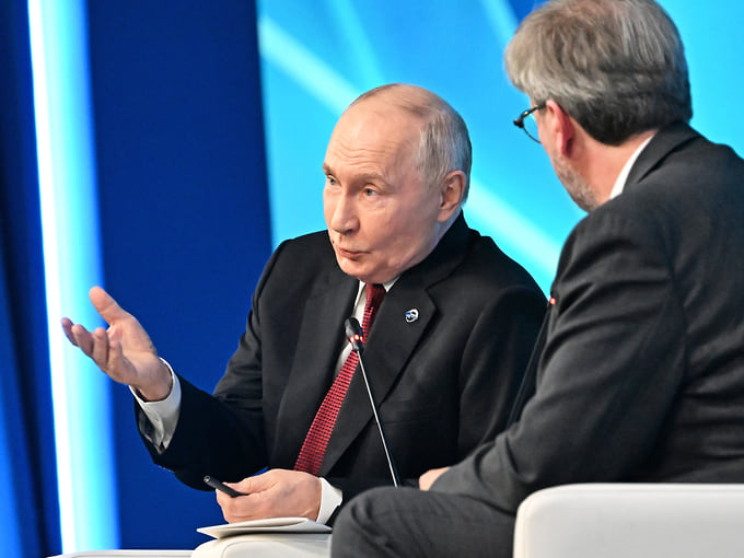 Путин счел нелепым предложение о прекращении ударов по судам Украины