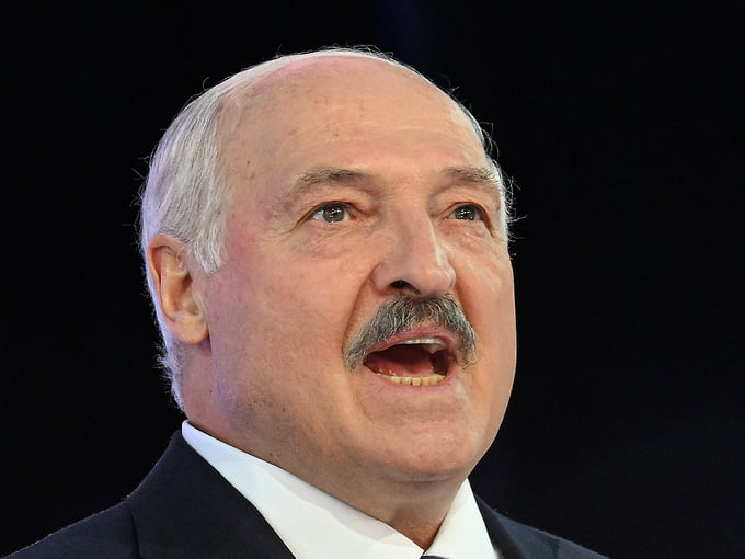 Лукашенко пообещал поддерживать все решения Путина по Украине