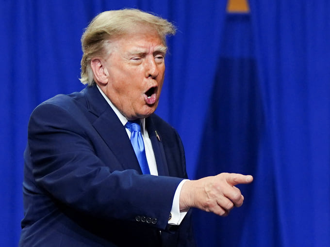 Трамп назвал причину роста цен на бензин в США