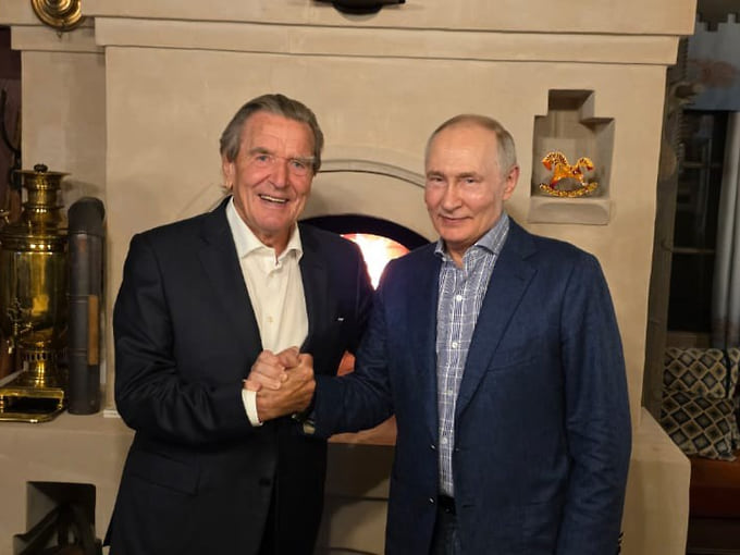 Песков: Шредер сказал, что спокойно отнесется к критике из-за встречи с Путиным