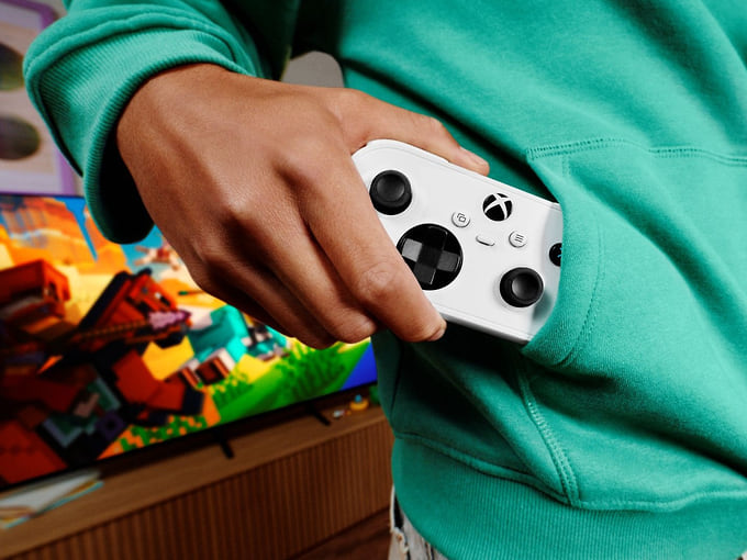 Microsoft представила карманный геймпад Xbox Nano за $50