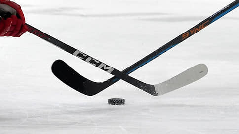 Сначала в хоккей играли деревянным мячом // Владимир Осипов  о формах шайбы