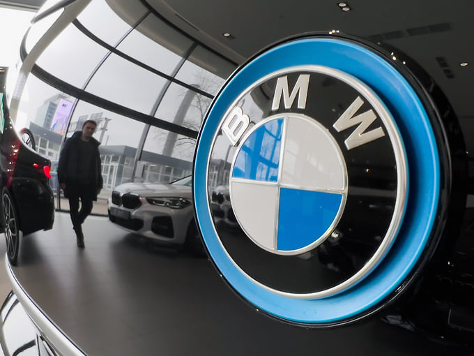 Сотрудники BMW дали по газам