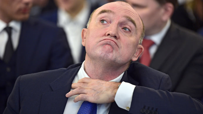 Пост оставил, а дела остались