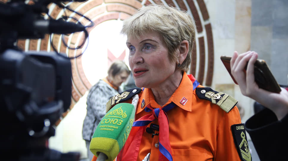 Командор Лариса Крапивина