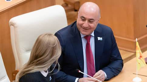 СР не стала выдвигать более половины депутатов партии в свердловское заксобрание