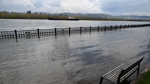 Уровень воды в тюменской реке Тура превысил восемь метров